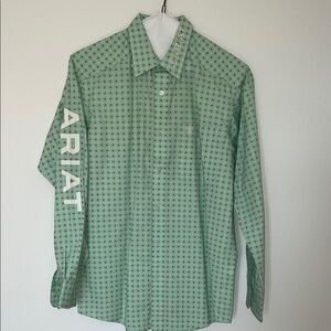 Ariat Men’s Mint Green Long Sleeve Button-Down Shirt with Sleeve Logo